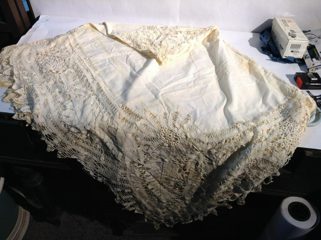 Crocheted Decorative Tablecloth (1 of 1)