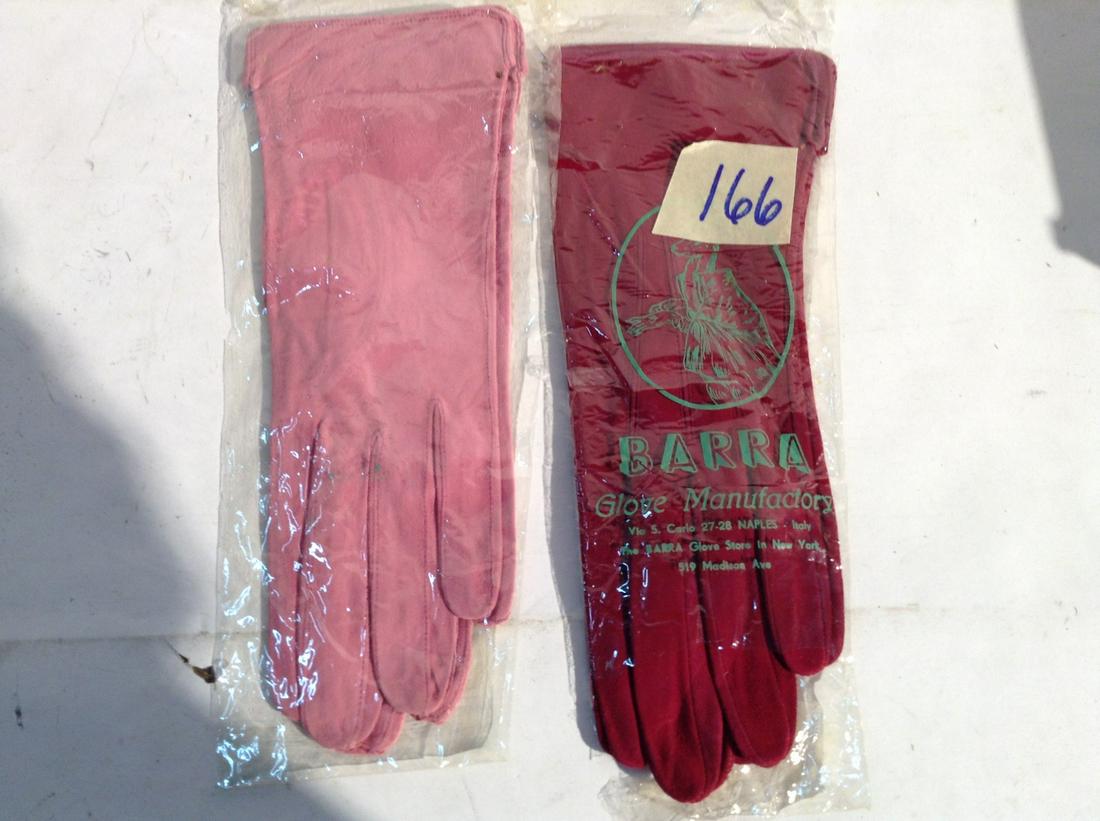 vintage suede  gloves (1 of 1)