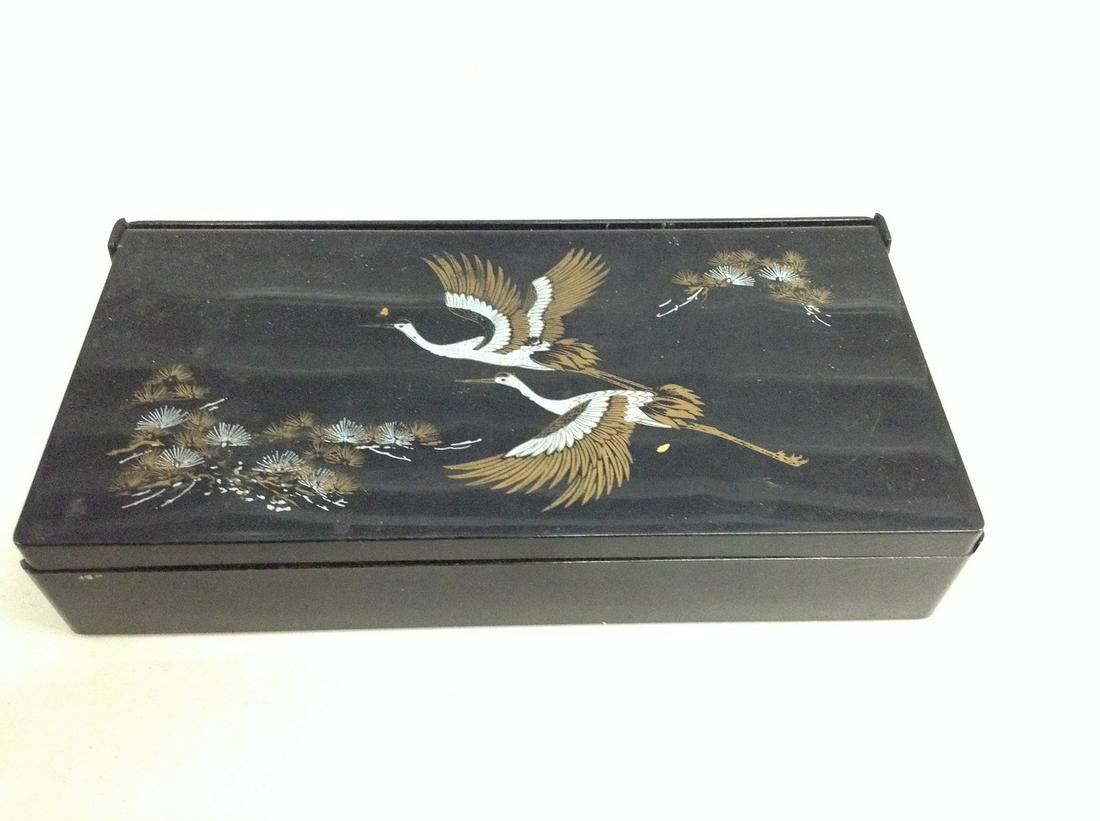 Vintage Jewelry box with fold out mirror inside: Vintage Jewelry box with fold out mirror inside