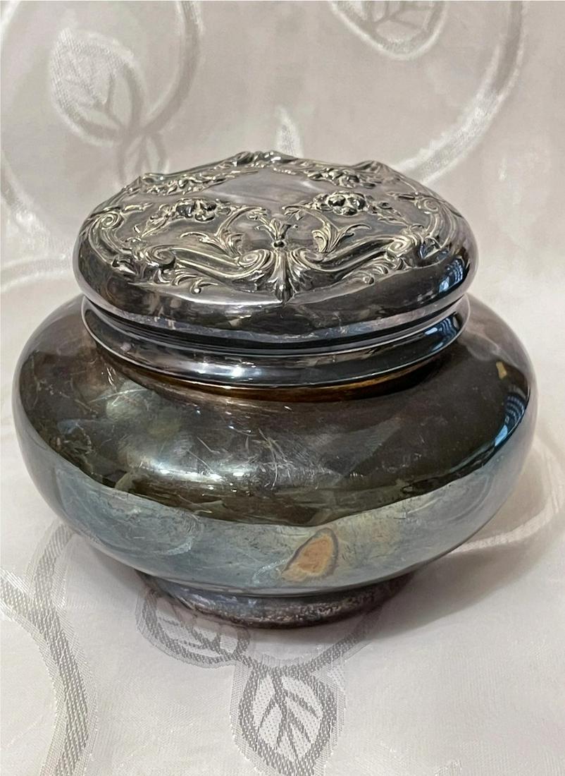 Old Civil war era officers desk box (1 of 1)