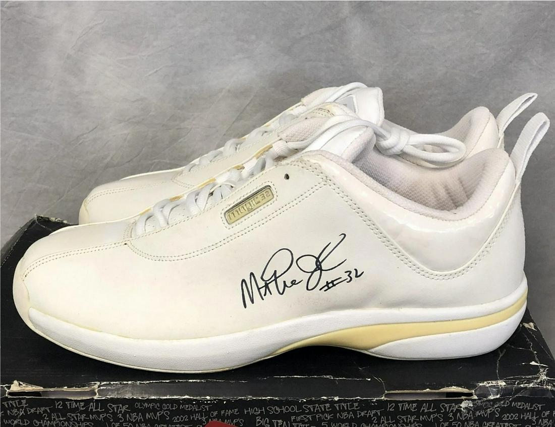 Magic Johnson signed sneakers - no coa: Magic Johnson signed sneakers - no coa