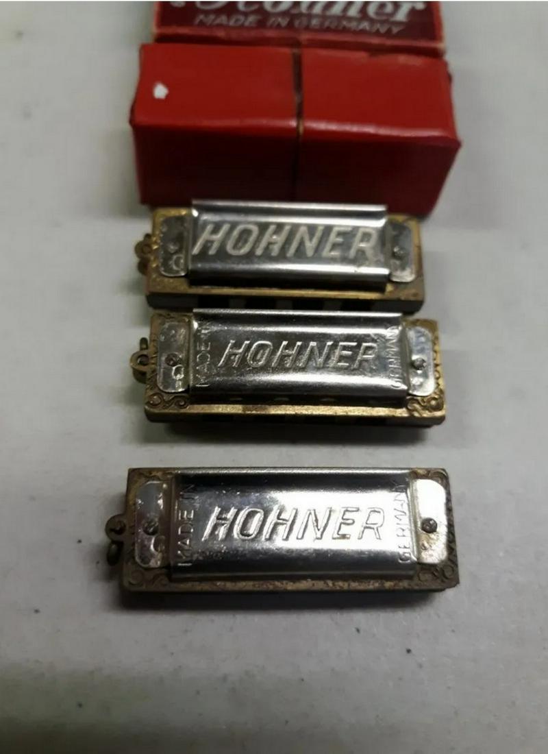 Lot of vintage Hohner harmonicas (1 of 1)