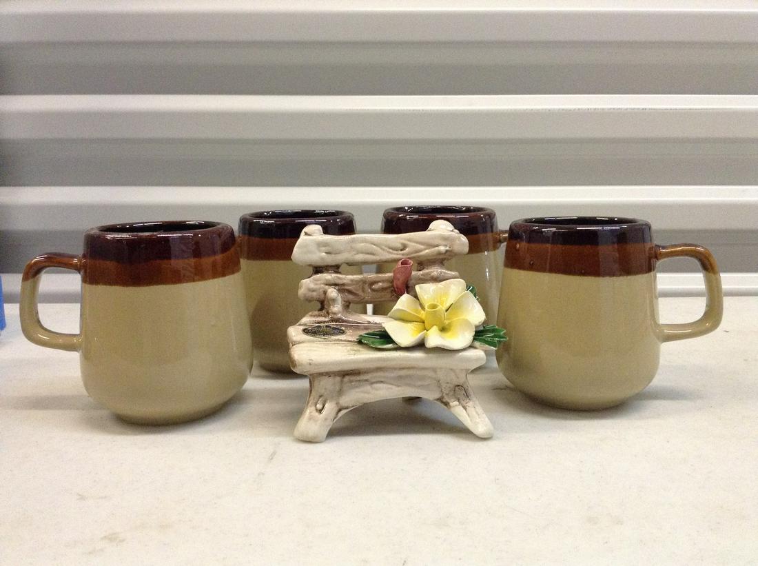 Made in Thailand and Nuova Capodimonte Porcelain Bench: Made in Thailand and Nuova Capodimonte Porcelain Bench