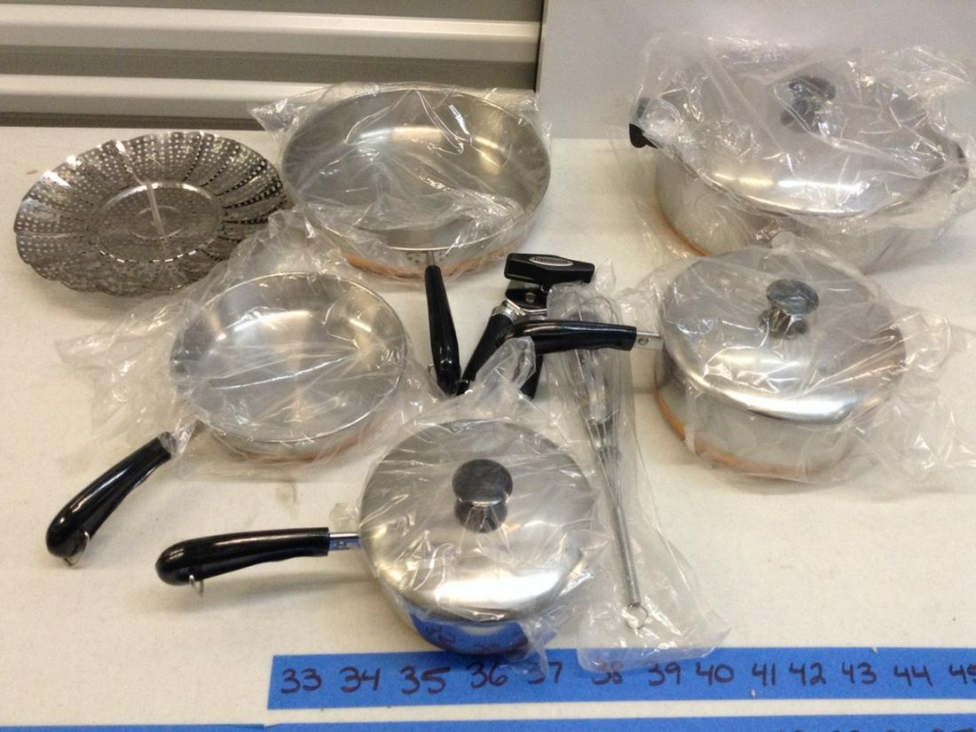 Lot of Stainless Steel Kitchenware: Lot of Stainless Steel Kitchenware