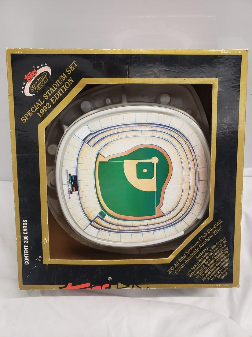 1992 Topps Special Stadium set - box has not been (1 of 1)