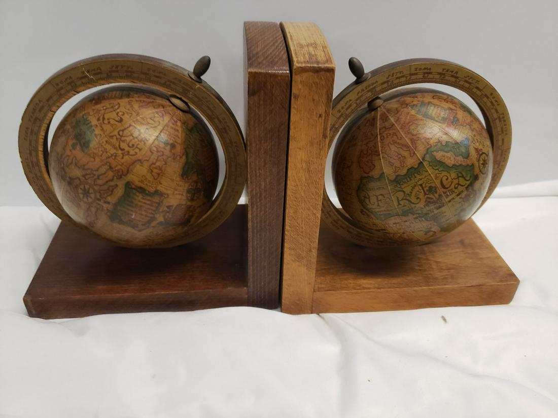 Set of wooden globe bookends (1 of 1)