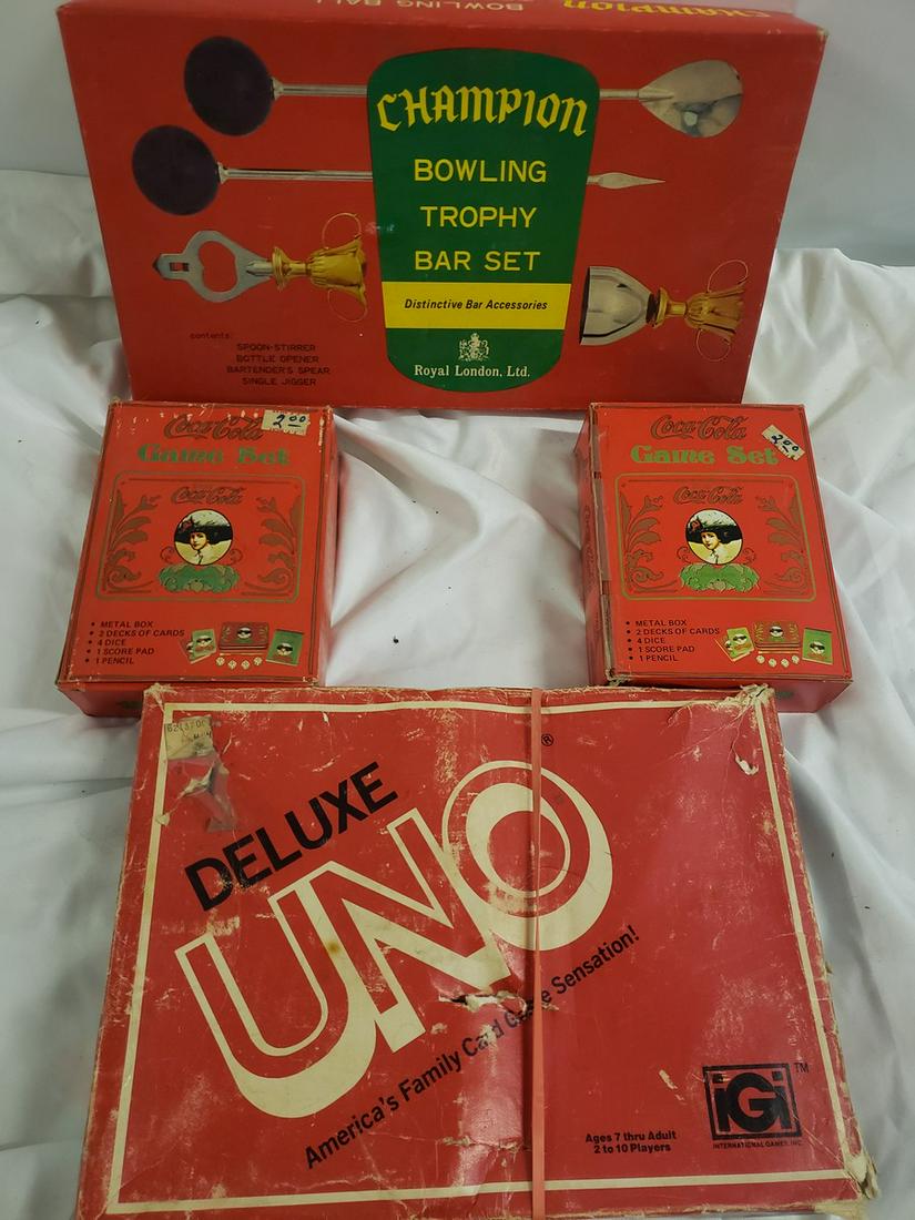 Lot of vintage barware and games: Lot of vintage barware and games