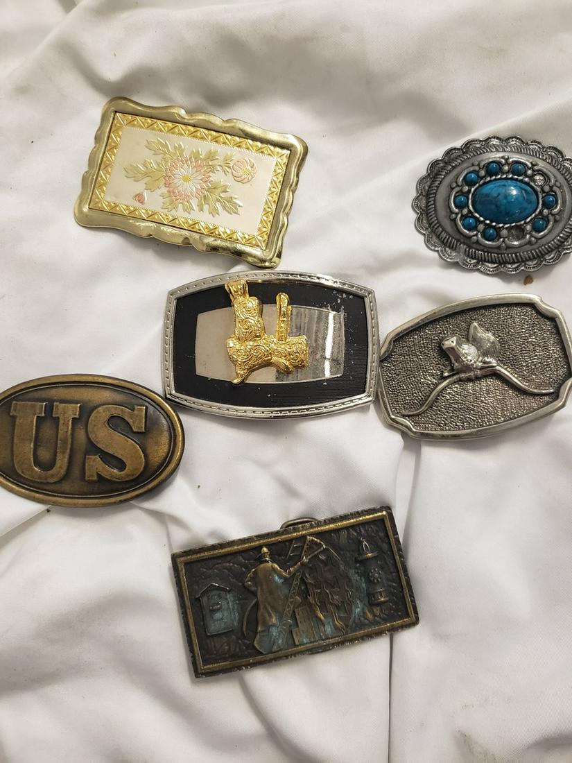 Lot of vintage belt buckles: Lot of vintage belt buckles