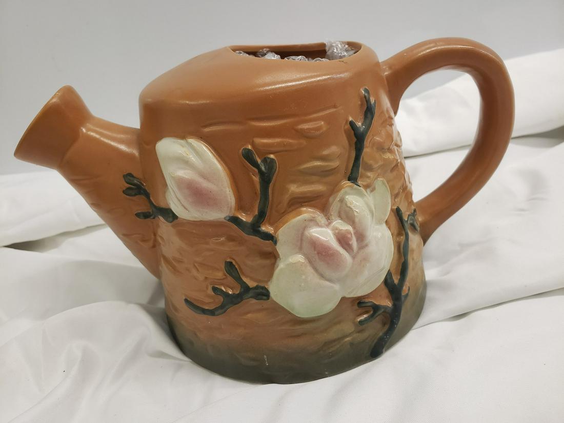 Roseville ceramic planter (1 of 1)