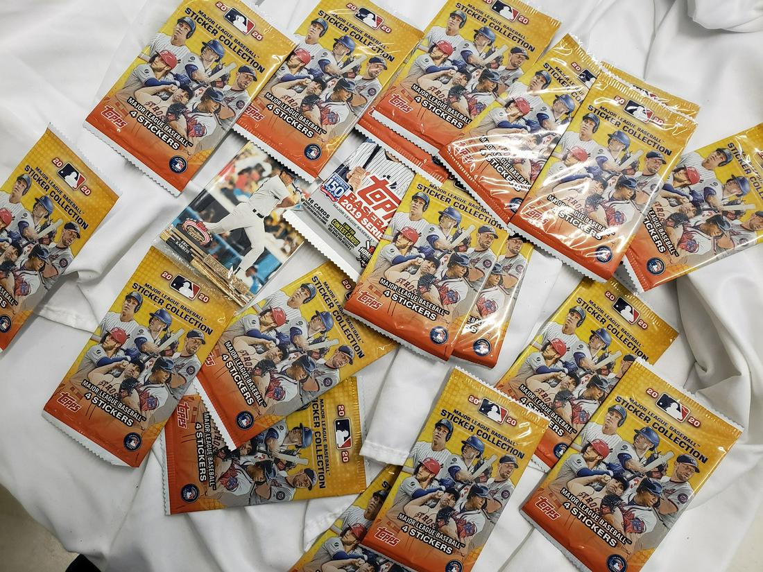 Lot of sealed baseball card packs (1 of 1)