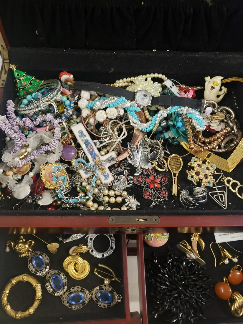 Jewelry box full of vintage/costume jewelry - jewelry: Jewelry box full of vintage/costume jewelry - jewelry box not included