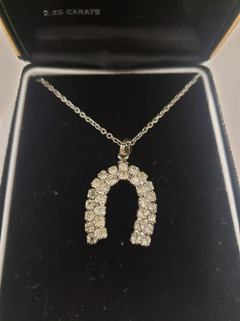 Beautiful necklace in box: Beautiful necklace in box