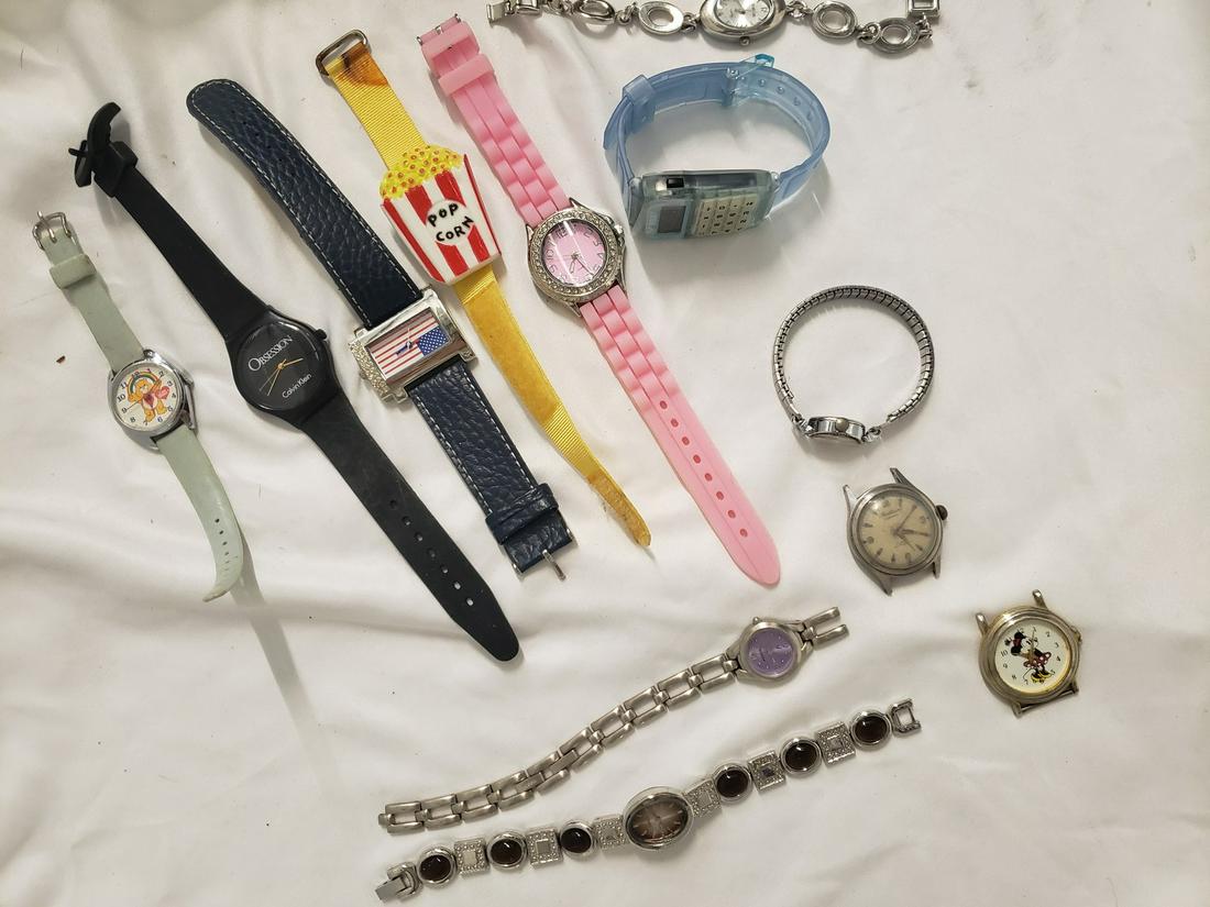 Lot of watches - includes Minnie Mouse watch, vintage: Lot of watches - includes Minnie Mouse watch, vintage Timex and more