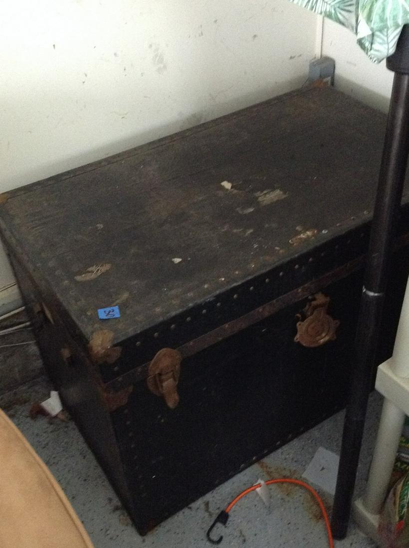 Vintage ocean liner steamer trunk 4ft x 2ft x 3ft high (1 of 1)