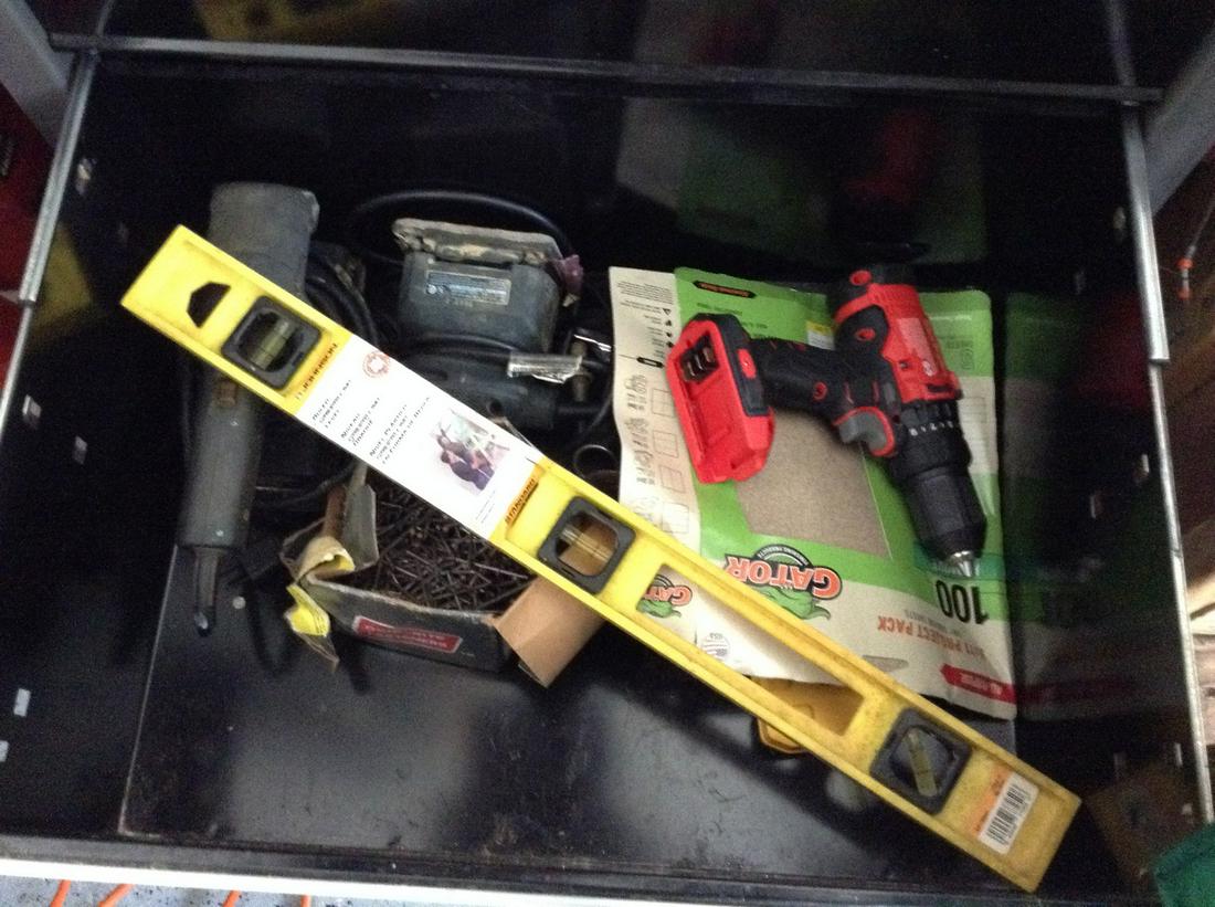 Sanders and cordless drills (1 of 1)