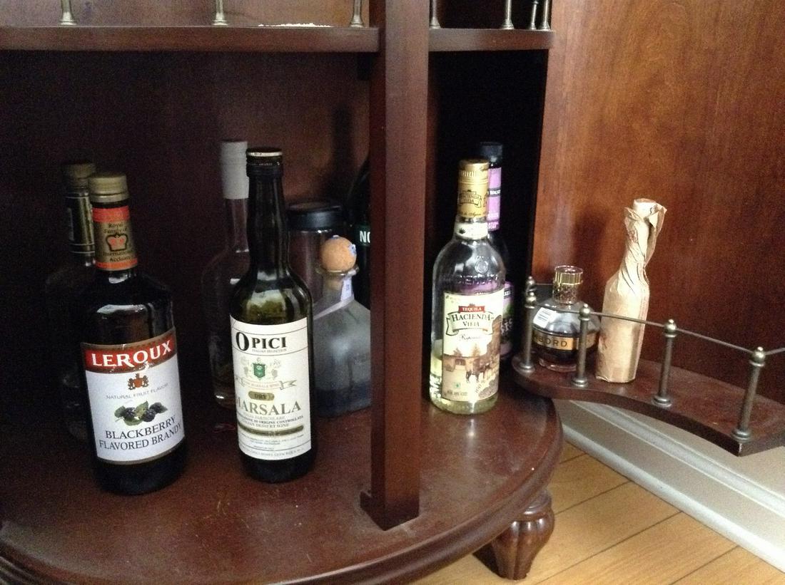 Contents of liquor cabinet: Contents of liquor cabinet