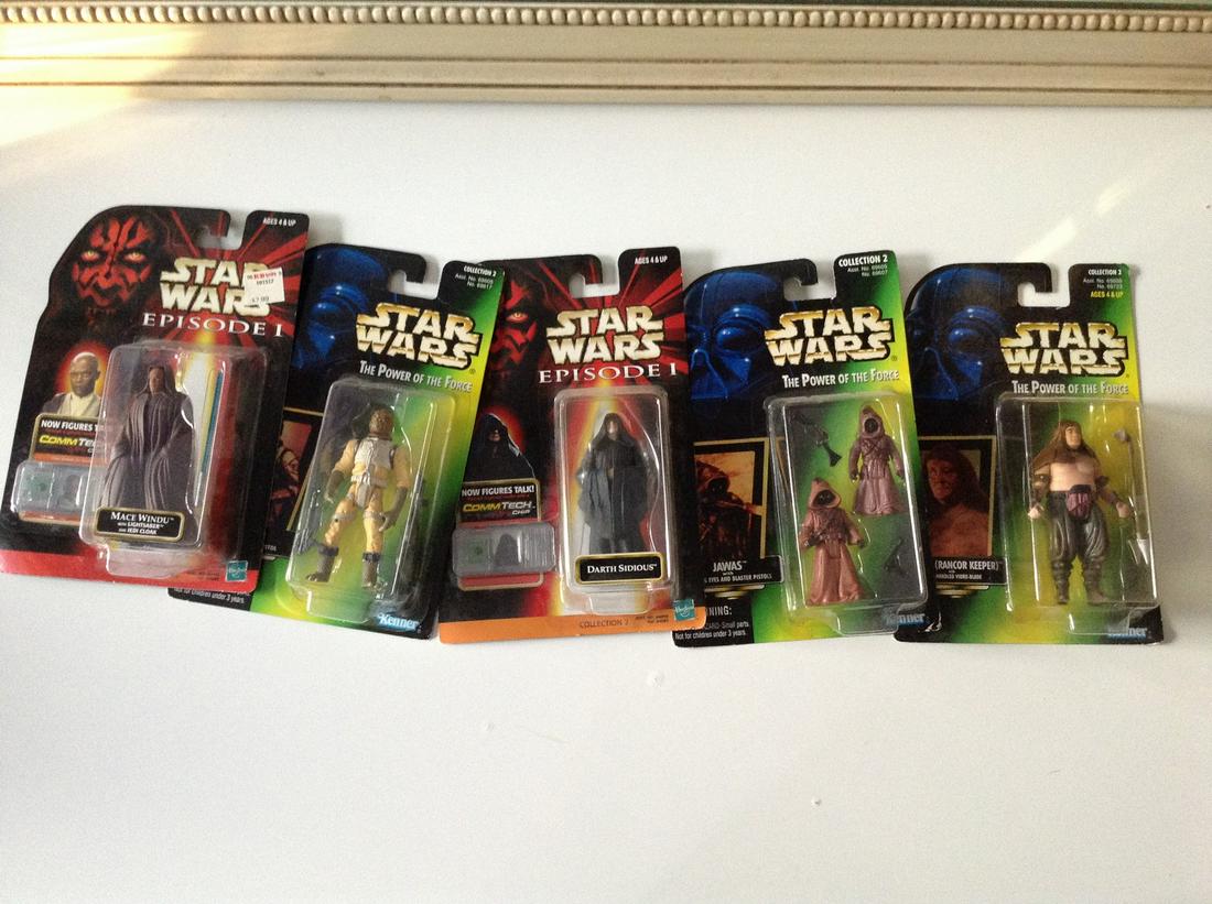 Lot of 5 Star Wars  Figures in Boxes (1 of 1)