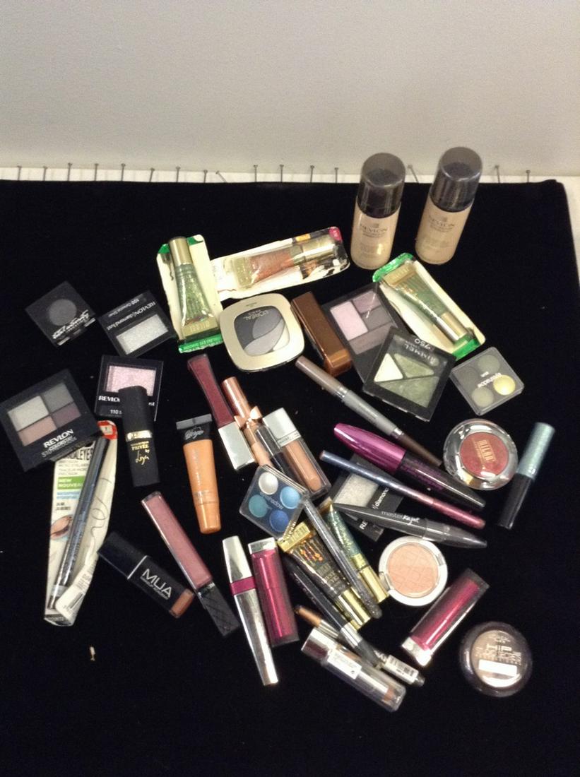 Large lot of brand new makeup: Large lot of brand new makeup
