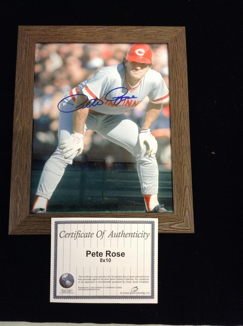 Signed Pete Rose photo with COA: Signed Pete Rose photo with COA