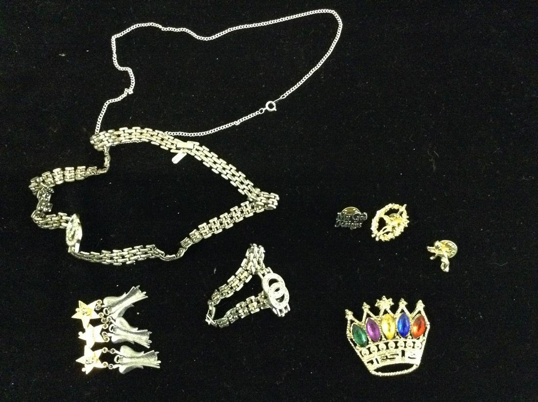 Bracelet and Necklace Set 1 Chain 5 Pins: Bracelet and Necklace Set 1 Chain 5 Pins