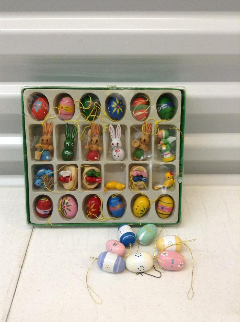 Vintage Easter ornaments in the box: Vintage Easter ornaments in the box