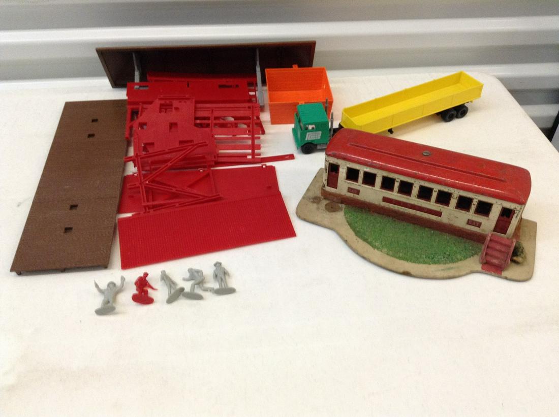 Lionel No. 442 landscaped diner and O-scale building: Lionel No. 442 landscaped diner and O-scale building and truck