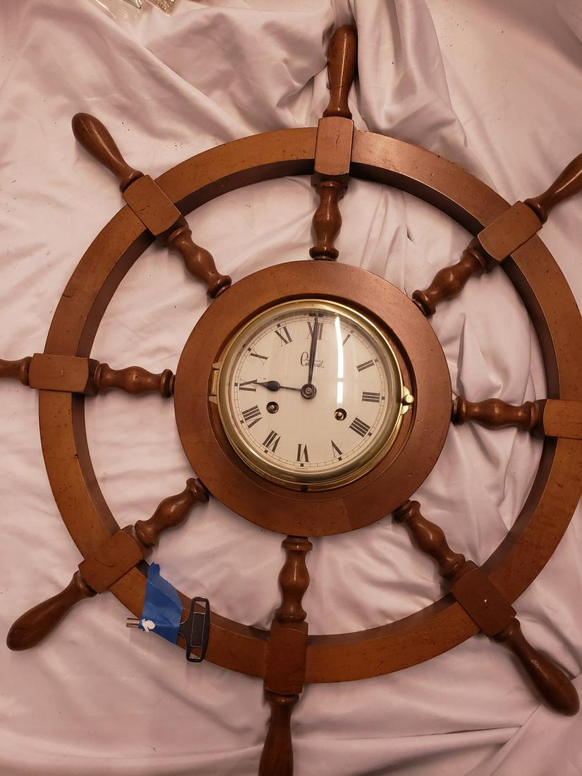 Colonial ship wheel wooden clock w/original key (1 of 1)