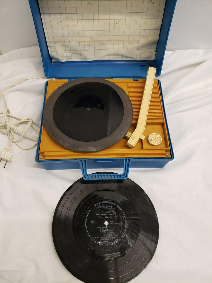 Vintage Realistic record player (1 of 1)