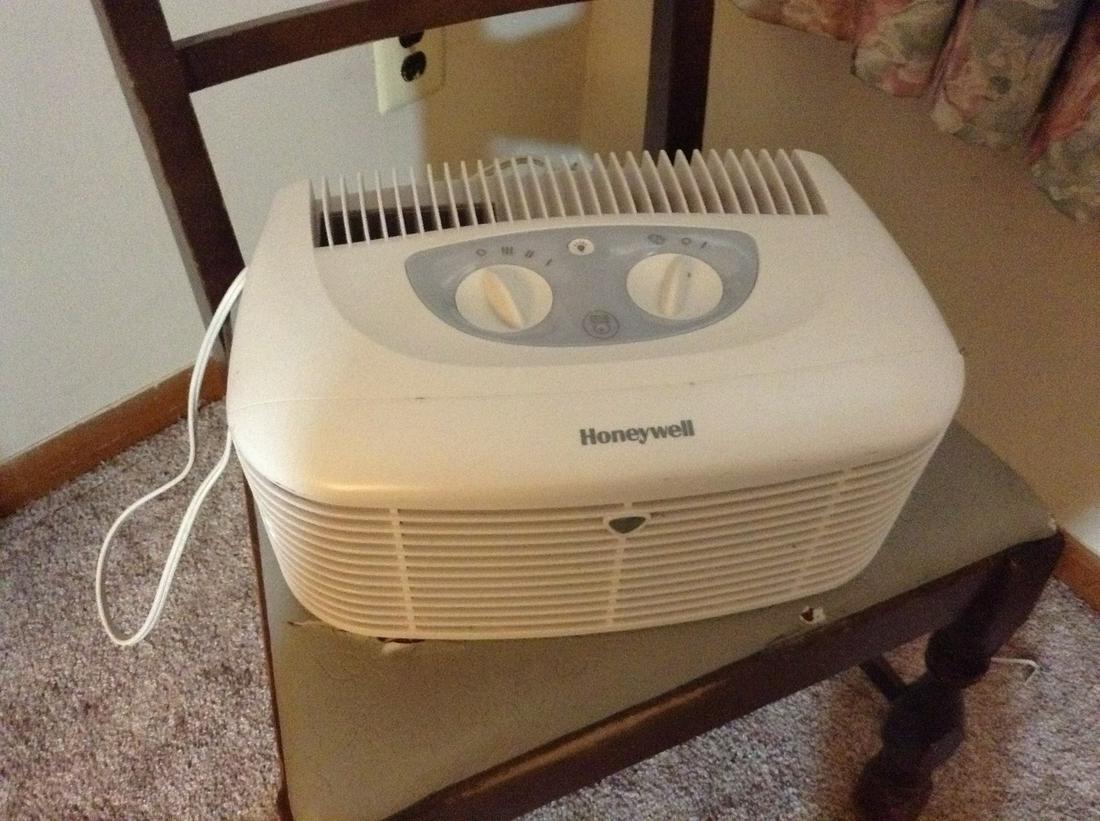 Honeywell air purifier (1 of 1)