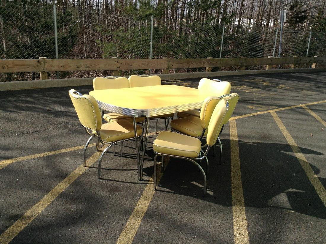 Retro Chrome and formica kitchen set with 6 chairs: Retro Chrome and formica kitchen set with 6 chairs