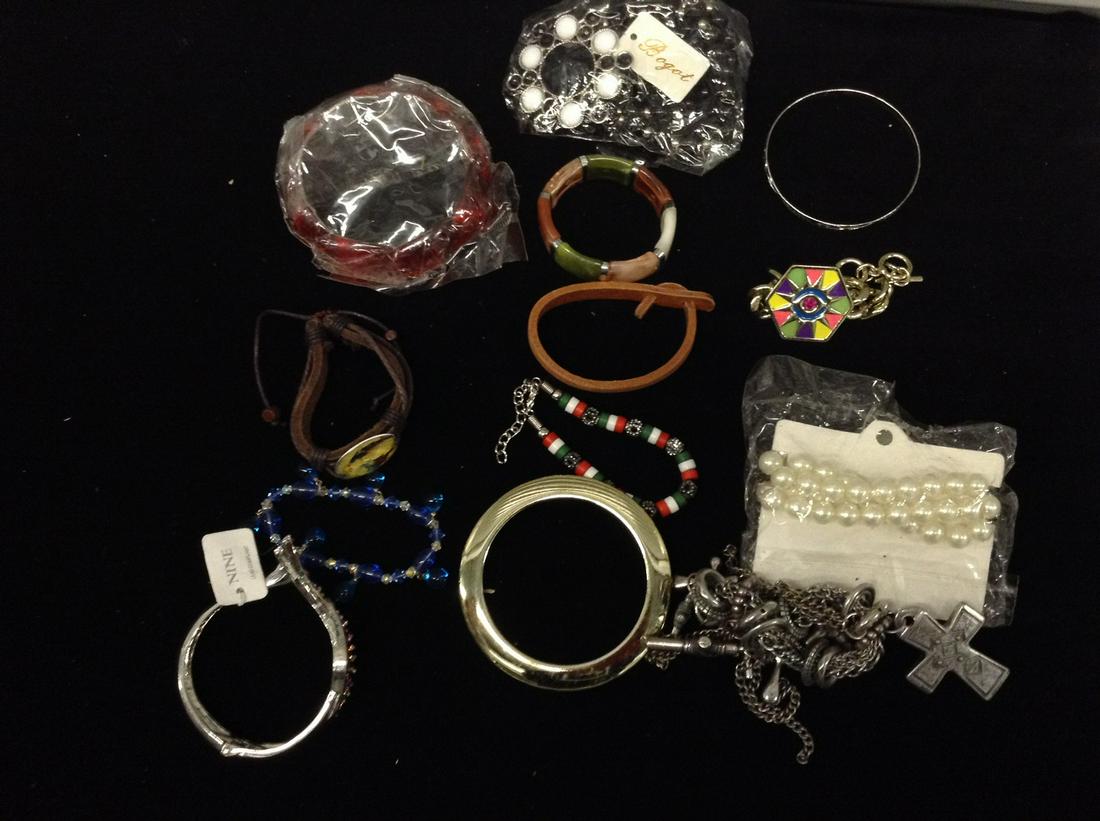Lot of 13 Bracelets: Lot of 13 Bracelets