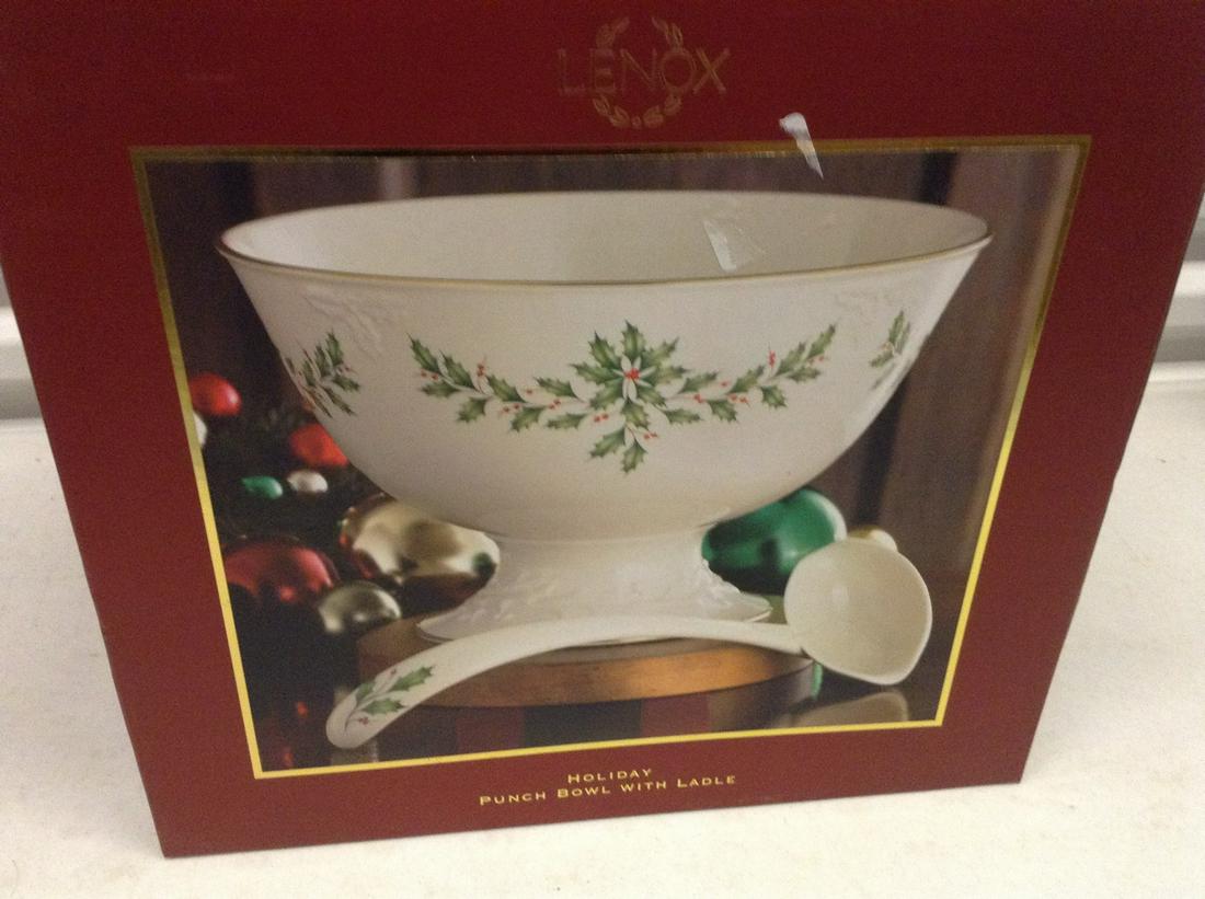 Lenox Holiday Punch Bowl with Ladel: Lenox Holiday Punch Bowl with Ladel