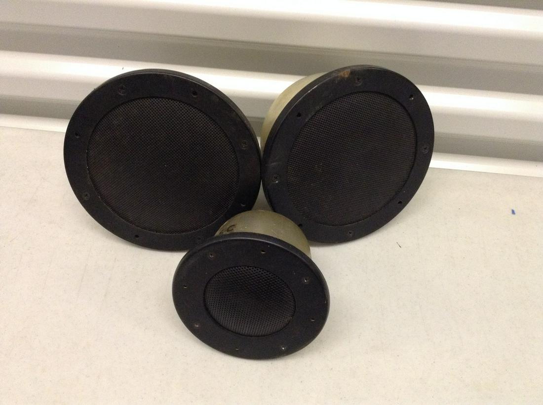 Stomberg-Carlson 3 Speakers: 2 - 6" 1 - 4.5"