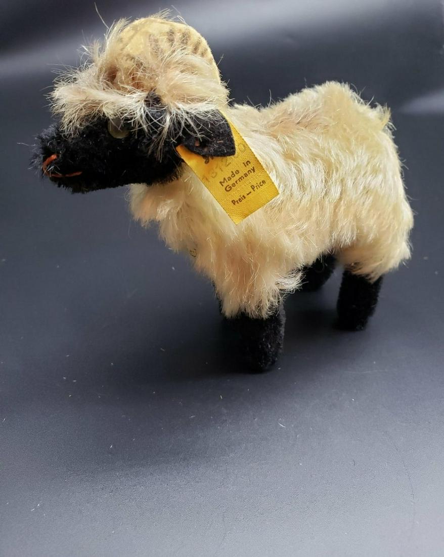 Steiff ram snucki with original tag: Steiff ram snucki with original tag