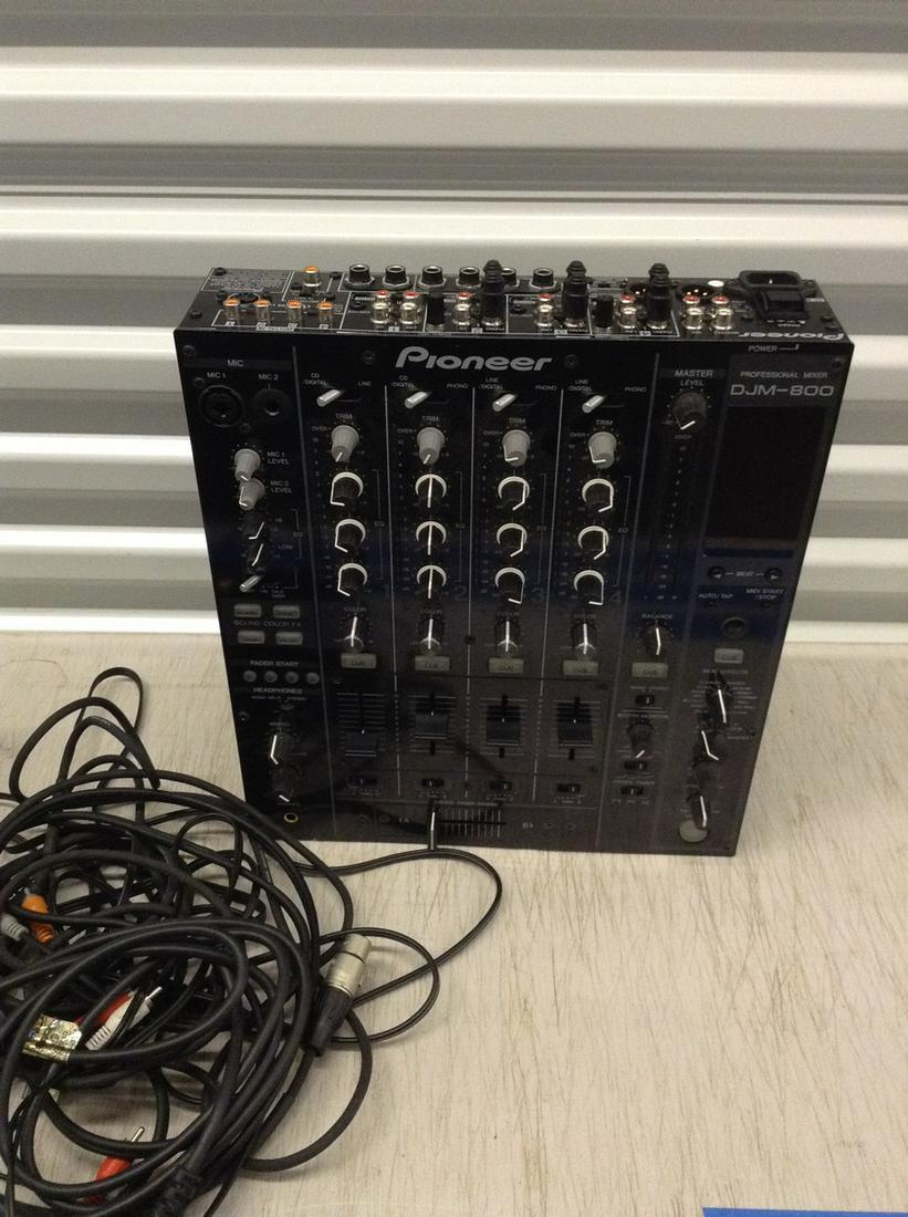 Pioneer Professional Mixer DJM-800 with Wires (1 of 1)
