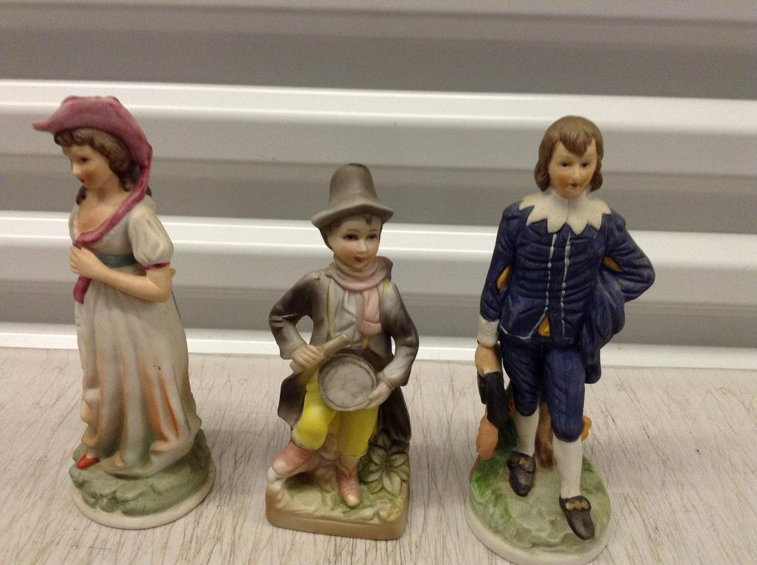 Lot of Ceramic Statues: Lot of Ceramic Statues