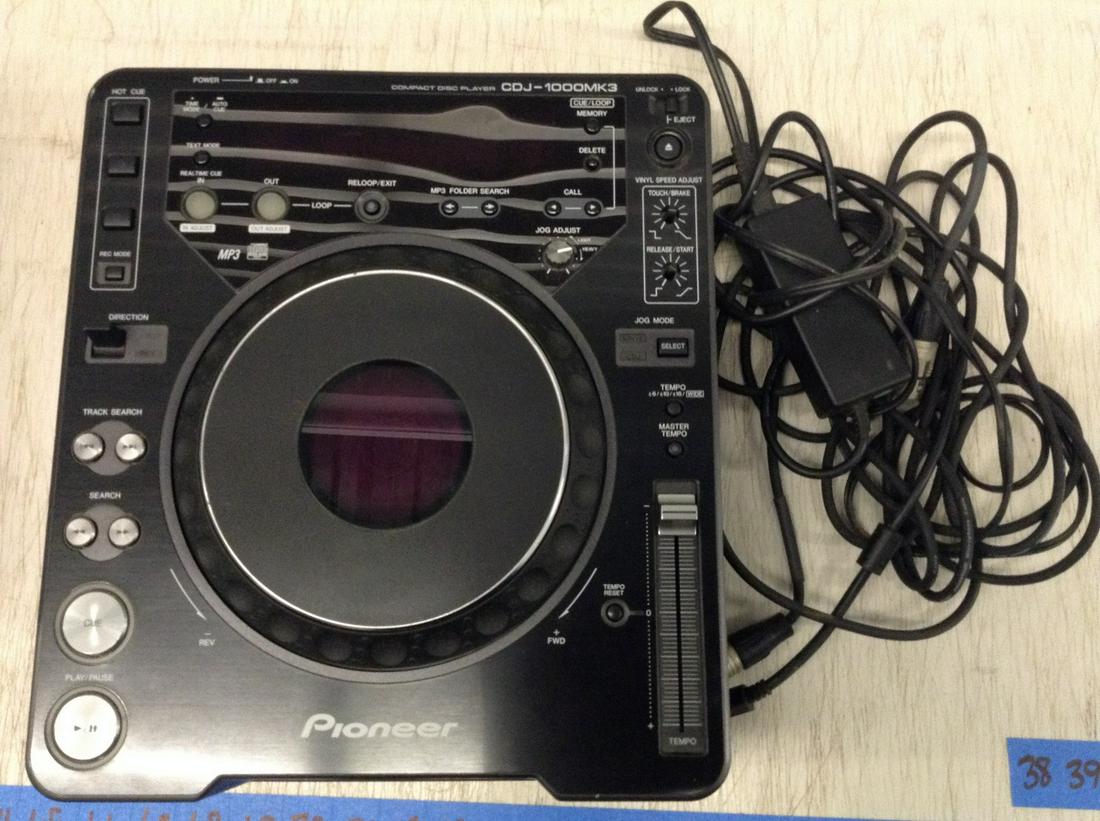 Pioneer Compact Disc Player CDJ-1000MK3 with Wires (1 of 1)