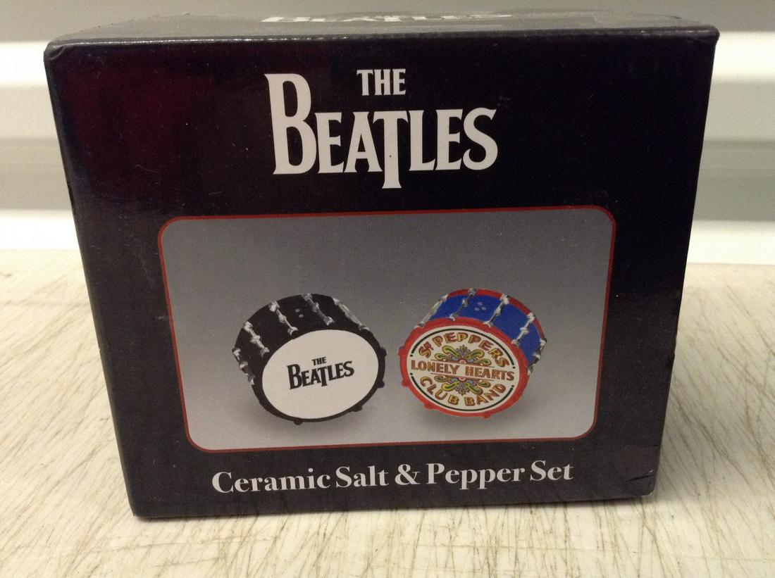Ceramic Salt and Pepper Set The Beatles: Ceramic Salt and Pepper Set The Beatles