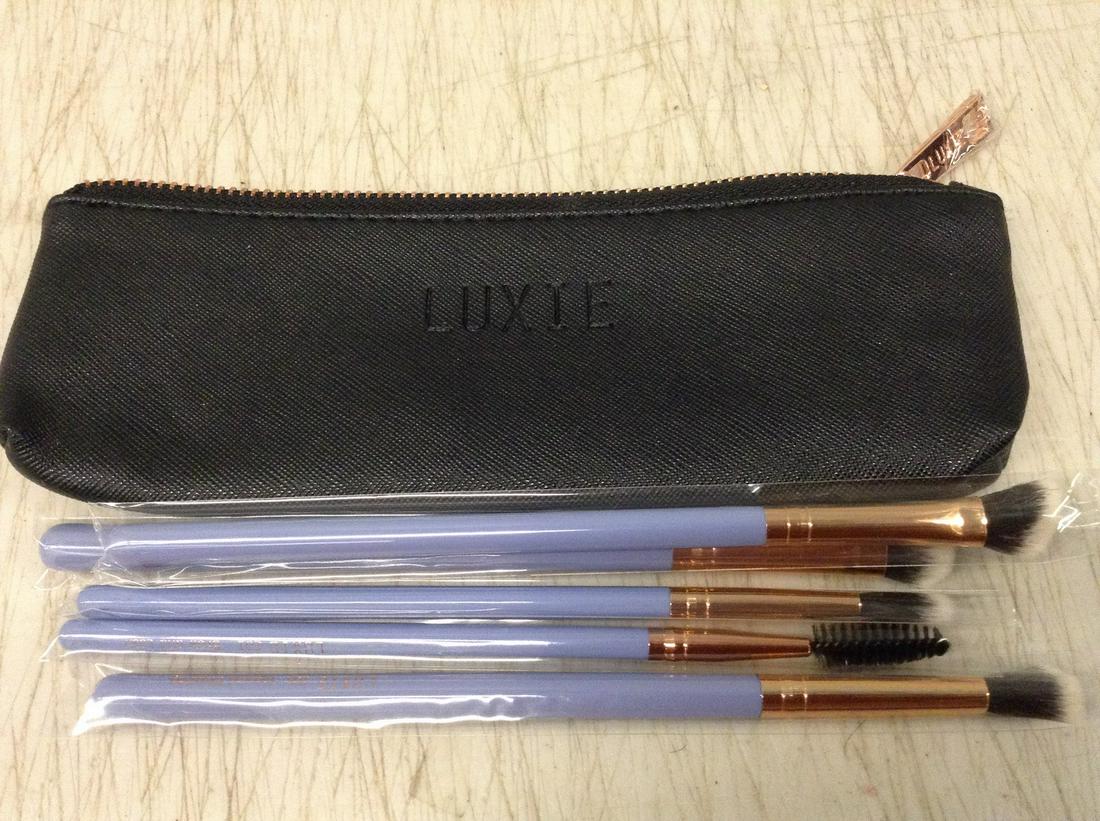 Unused Luxie Brushes in Bag: Unused Luxie Brushes in Bag
