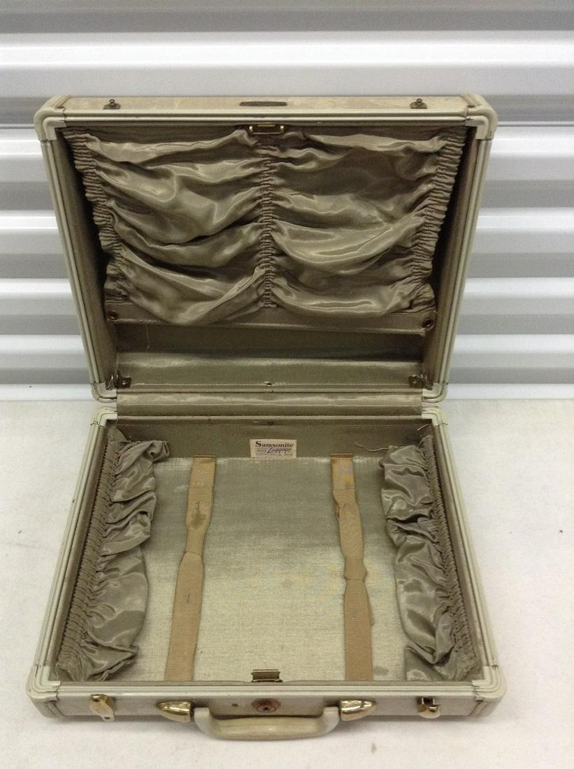 Vintage Samsonite Suitcase (1 of 1)
