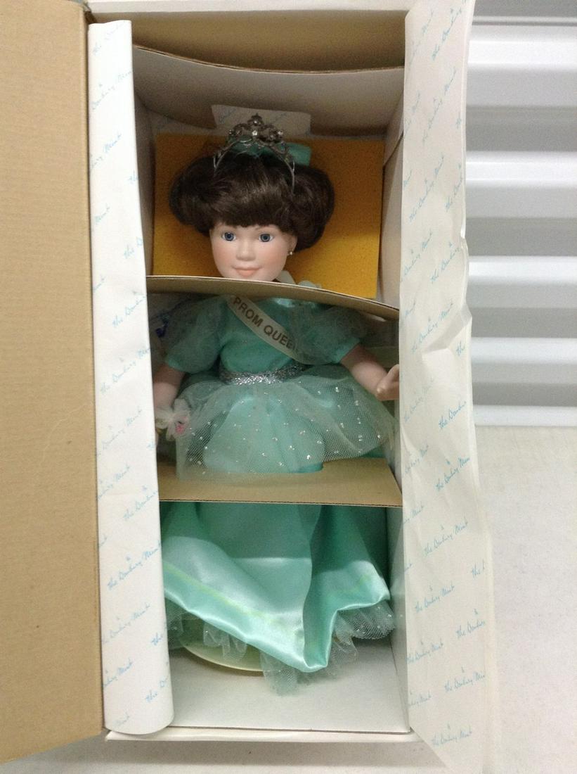 Danbury Mint "Julie" Doll NIB (1 of 1)