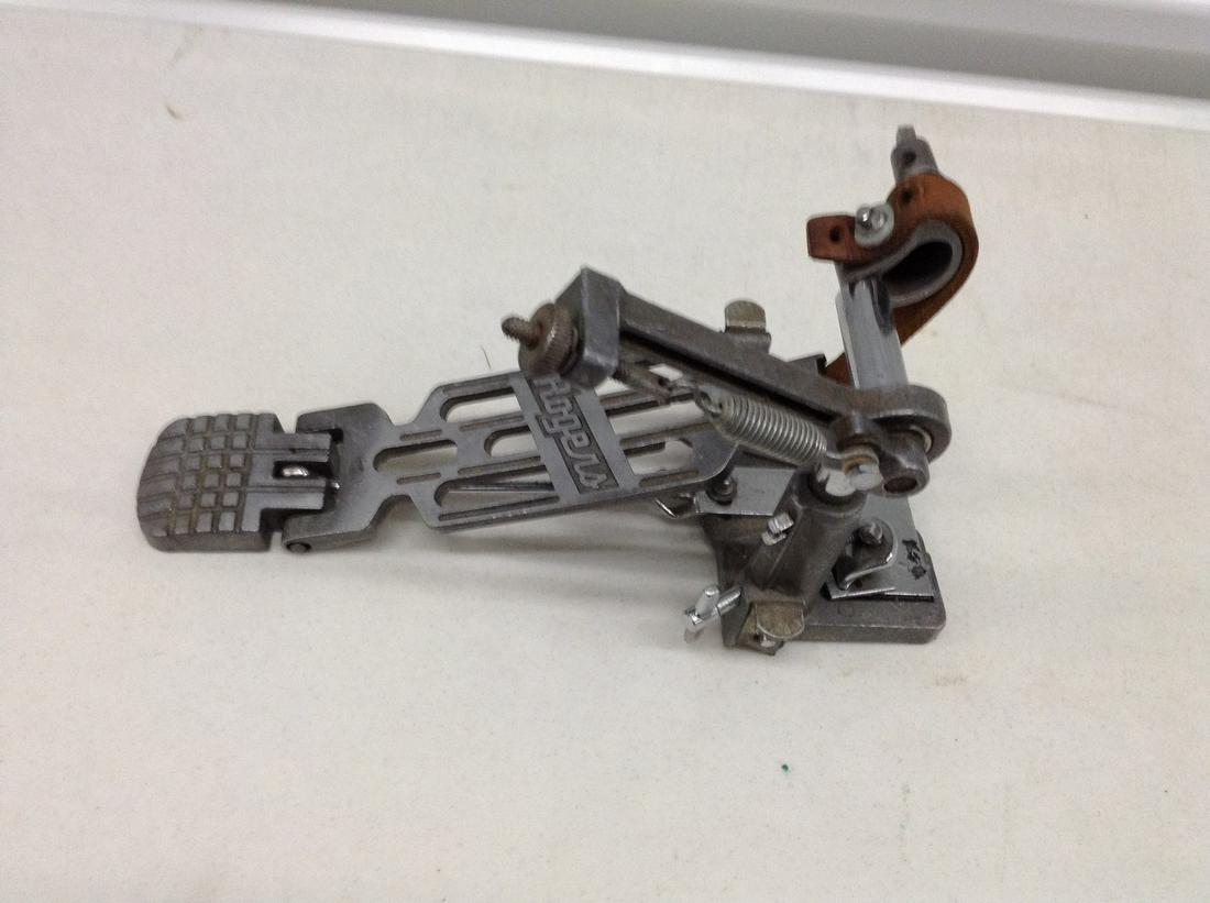 Rogers drum pedal (1 of 1)