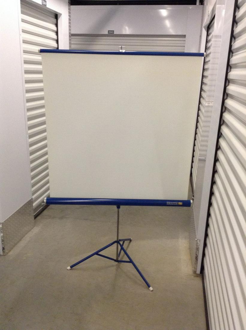 Da-Lite Flyer Projector screen (1 of 1)