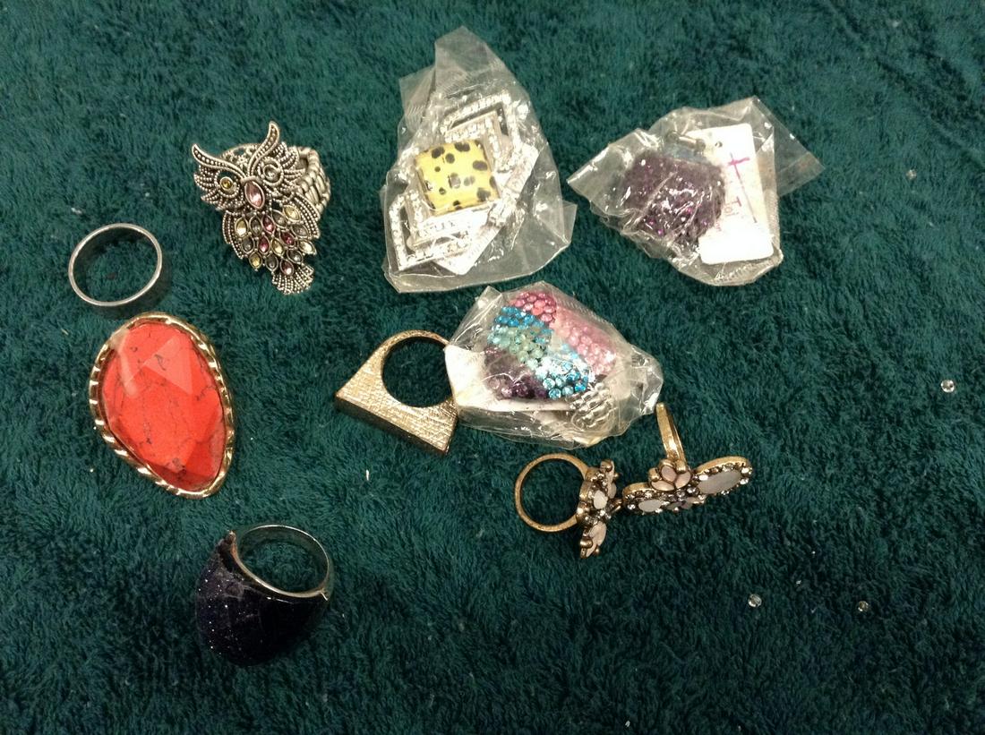 Lot of 9 Rings (1 of 1)