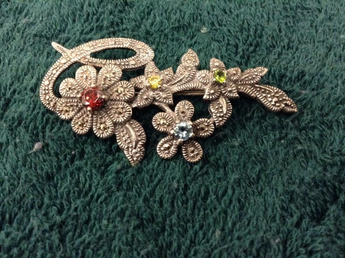 Sterling Marcasite Gemstones Pin: Weight: 10 g