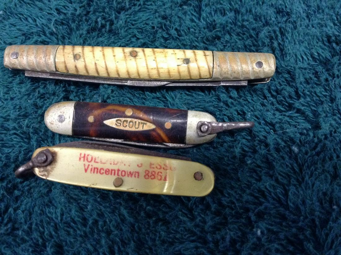 Three Mini Pocket Knives (1 of 1)