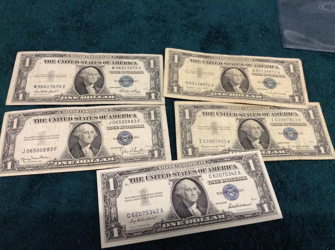 Lot of Silver Certificates (S): Lot of Silver Certificates (S)