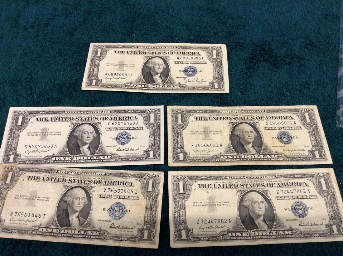 Lot of Silver Certificates: Lot of Silver Certificates