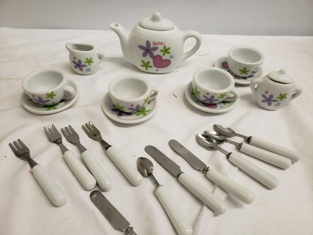 Vintage Barbie teaset (1 of 1)