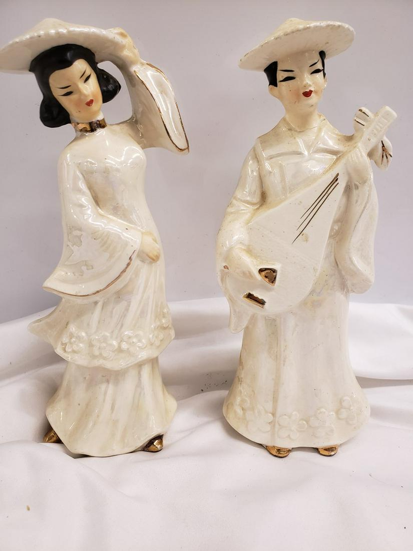 Pair of Japanese porcelain figures (1 of 1)